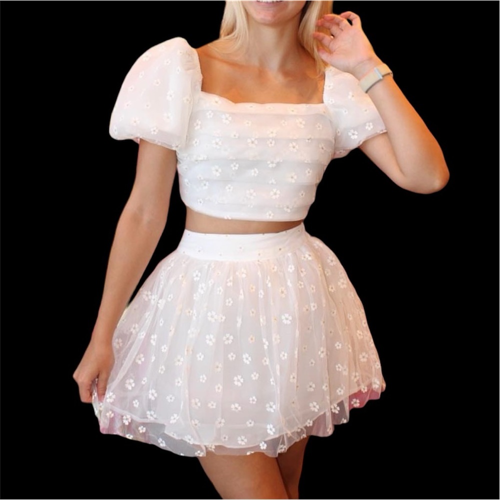APRICOT LANE SET WHITE FLORAL TULLE TOP AND SKIRT WOMENS